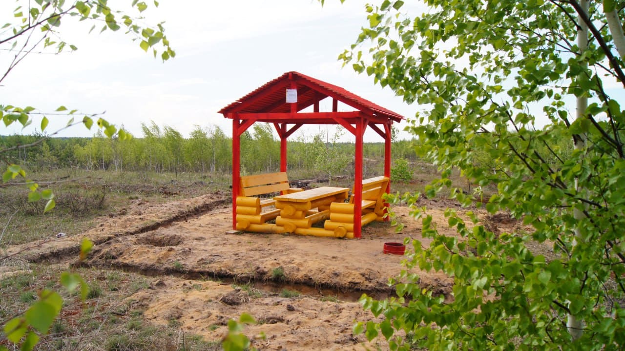 Установка зон отдыха на территории Белоомутского леса
