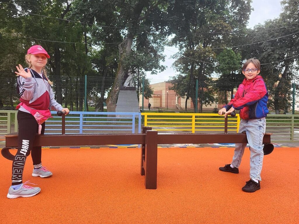 Открытие детской игровой площадки в Белоомуте